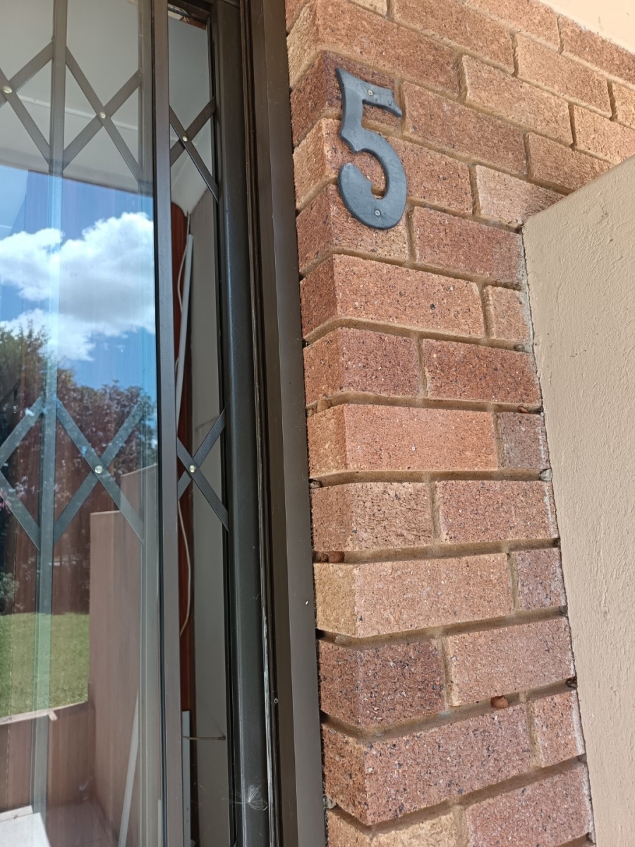 To Let 1 Bedroom Property for Rent in Potchefstroom North West